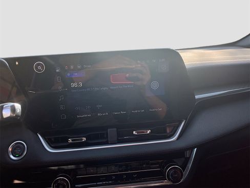 Used 2025 Chevrolet Equinox LT w/ Safety and Technology Package image 15