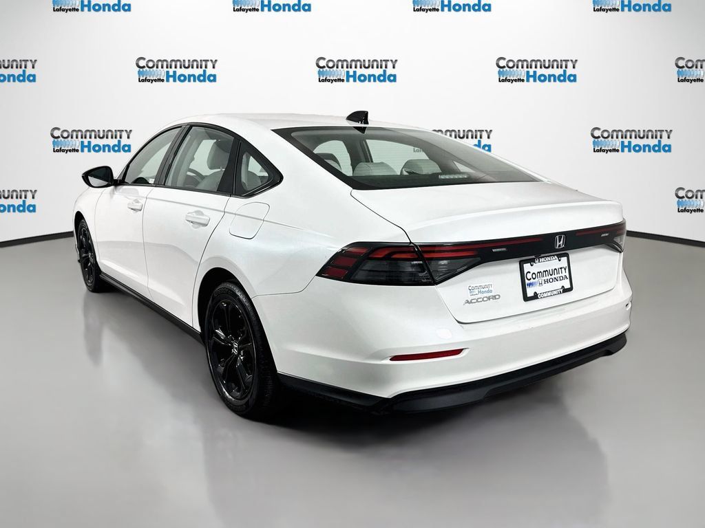 Used 2025 Honda Accord SE image 7