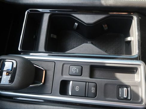 Used 2022 Nissan Pathfinder SL w/ SL Premium Package FWD image 32