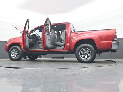 Used 2011 Toyota Tacoma PreRunner w/ SR5 Pkg #2 image 40