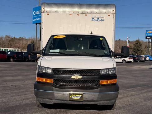 Used 2023 Chevrolet Express 4500 Extended w/ Power Convenience Package image 11