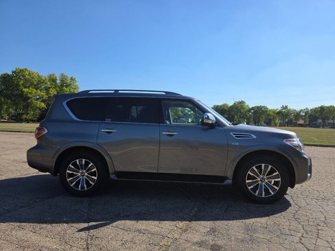 Used 2019 Nissan Armada SV image 7