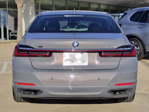 Certified 2022 BMW 750i xDrive w/ Executive Package image 5