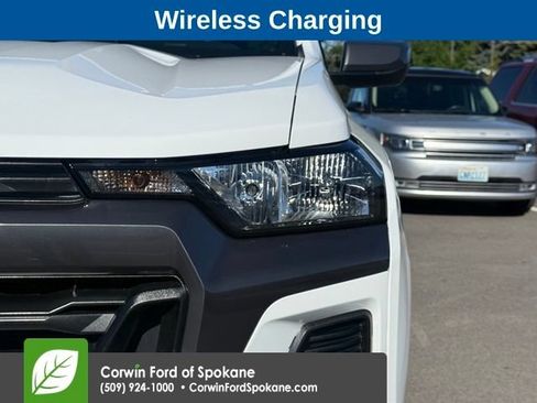 Used 2023 Chevrolet Colorado LT w/ LT Convenience Package II AWD/4WD image 8
