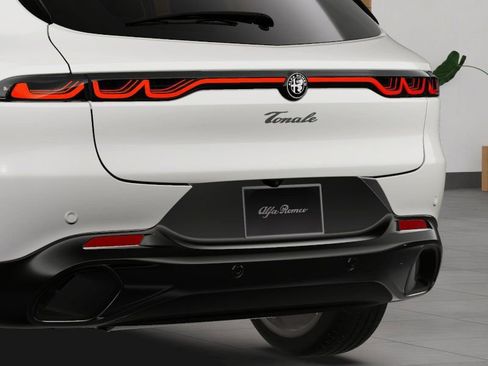 New 2026 Alfa Romeo Tonale Base w/ Red Premium Package image 15