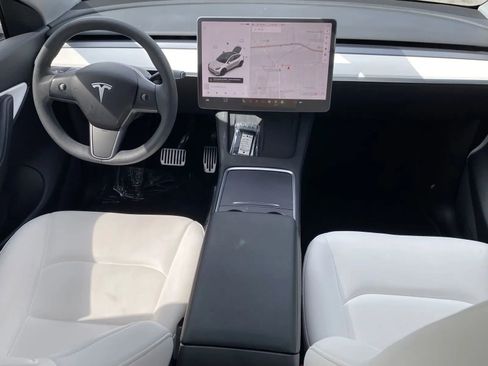 Used 2021 Tesla Model Y Long Range image 5