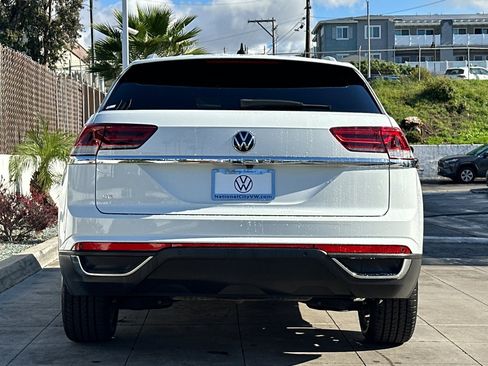 Certified 2022 Volkswagen Atlas Cross Sport SE image 6