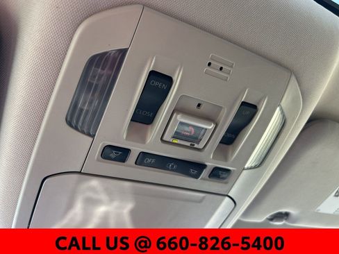 Used 2020 Toyota Highlander XLE AWD/4WD image 21