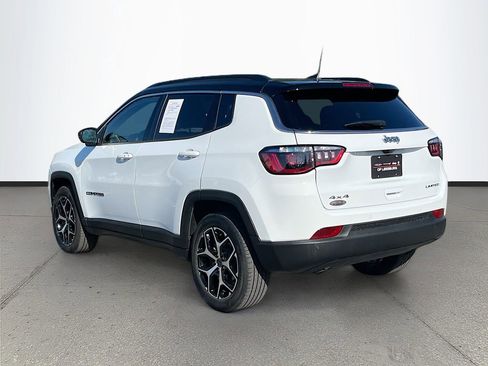 Certified 2025 Jeep Compass Limited image 5