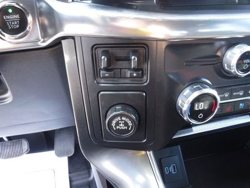 Used 2021 Ford F150 Lariat w/ Max Trailer Tow Package image 22