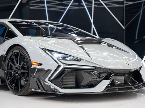Used 2025 Lamborghini Revuelto AWD/4WD image 5