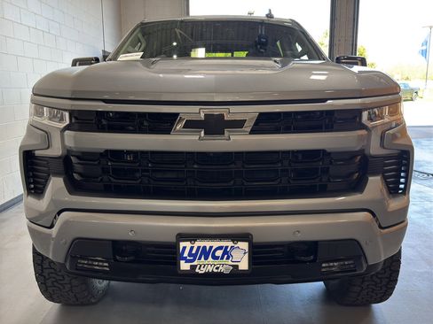 Used 2024 Chevrolet Silverado 1500 RST AWD/4WD image 8