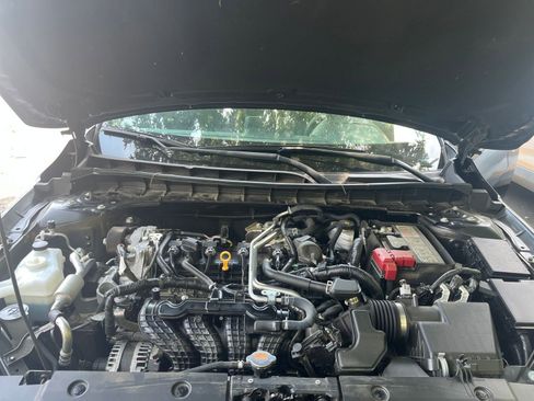 Used 2025 Nissan Altima 2.5 SV FWD image 32