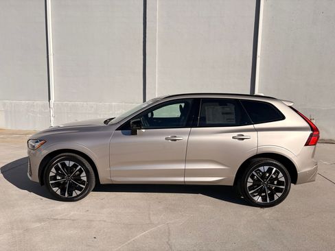 Used 2026 Volvo XC60 B5 Plus w/ Protection Package Premier AWD/4WD image 2