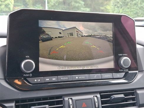 Certified 2024 Nissan Pathfinder S image 17