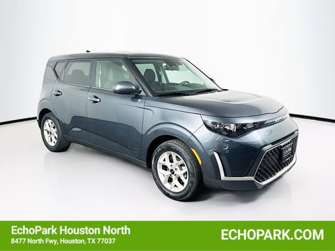 Used 2025 Kia Soul LX w/ LX Technology Package FWD image 1