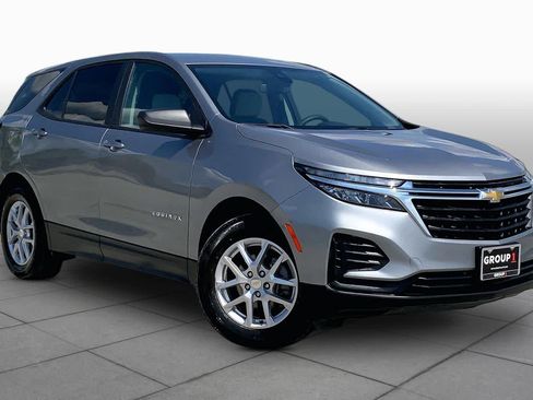 Used 2023 Chevrolet Equinox LS FWD image 3