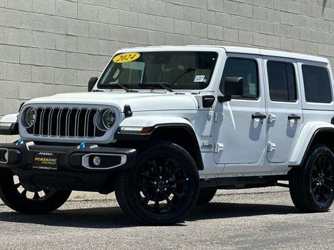 Used 2024 Jeep Wrangler Unlimited Sahara AWD/4WD image 8