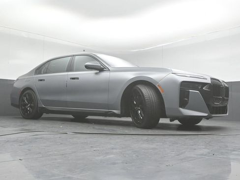 Used 2023 BMW i7 xDrive60 image 15