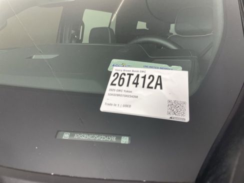 Used 2025 GMC Yukon Elevation image 33