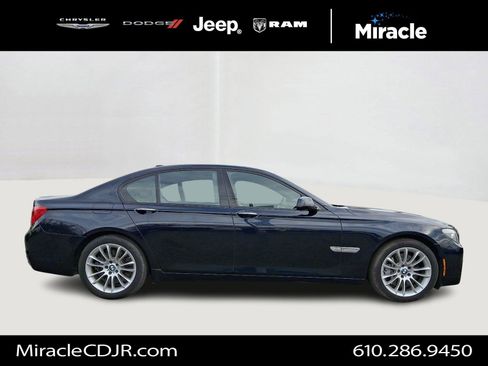 Used 2012 BMW 750i xDrive image 8