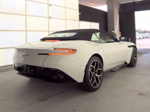 Used 2019 Aston Martin DB11 Volante RWD image 10