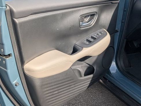 Used 2025 Honda HR-V LX image 15