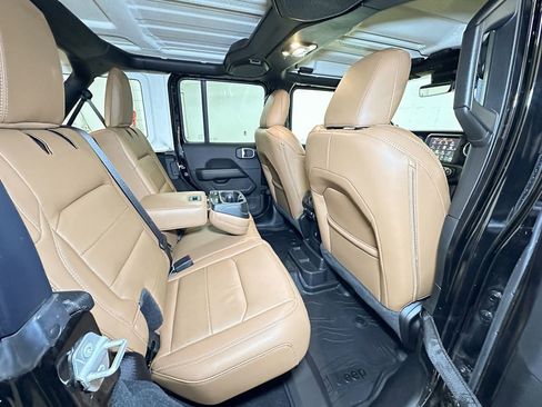 Certified 2022 Jeep Wrangler Unlimited Sahara w/ LED Lighting Group image 30