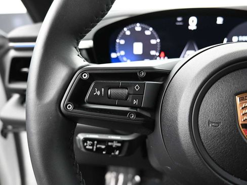 Certified 2025 Porsche Macan Electric RWD image 16