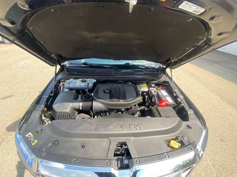 Used 2025 RAM 1500 Laramie AWD/4WD image 21