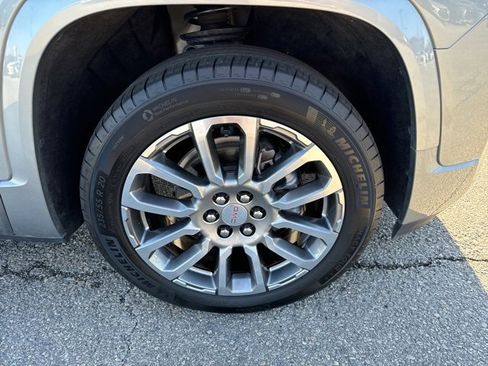 Used 2023 GMC Acadia Denali image 9