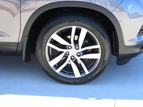 Used 2016 Honda Pilot Touring image 8