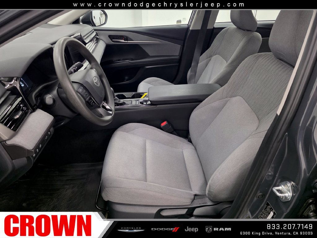 Used 2025 Toyota Camry LE FWD image 20