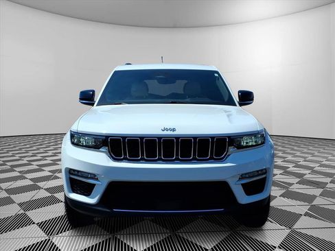 Used 2023 Jeep Grand Cherokee Limited AWD/4WD image 3