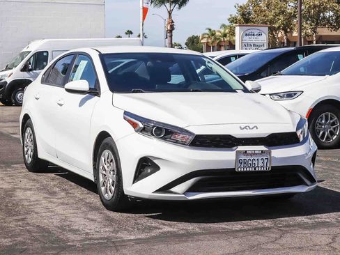 Used 2022 Kia Forte Sedan FWD image 3