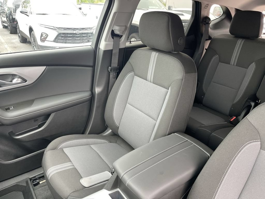 New 2026 Chevrolet Blazer LT w/ Convenience Package FWD image 23