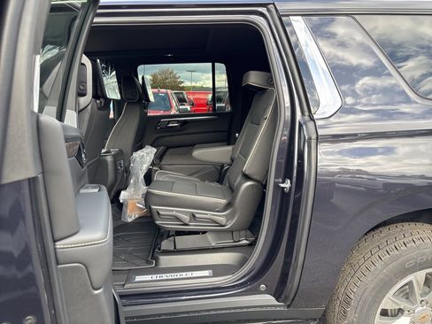 New 2026 Chevrolet Suburban Premier image 9