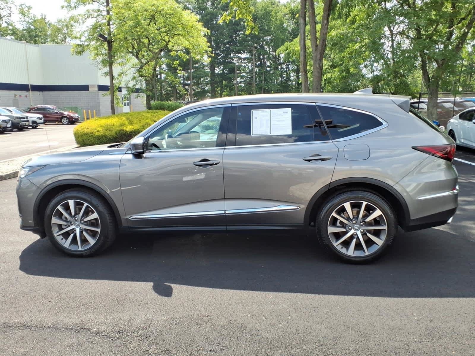 Certified 2025 Acura MDX w/ Technology Package AWD/4WD image 4
