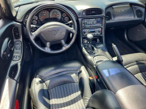 Used 2002 Chevrolet Corvette Convertible w/ Preferred Equipment Group2 RWD image 12