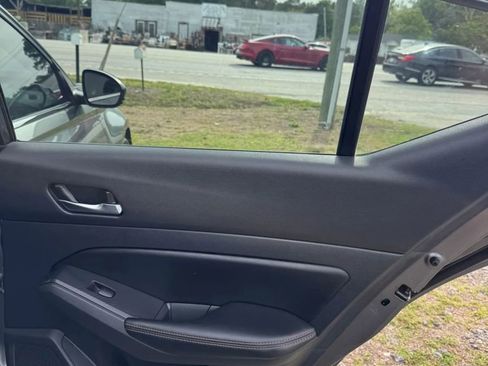 Used 2021 Nissan Altima 2.5 SR w/ SR Premium Package FWD image 14