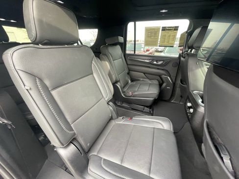 Used 2023 GMC Yukon XL Denali w/ Denali Reserve Package image 28