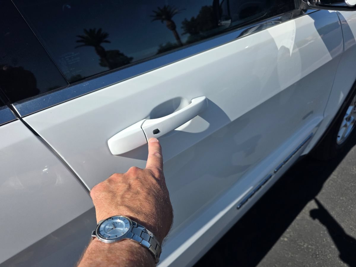 Used 2017 Jeep Grand Cherokee Laredo RWD image 10