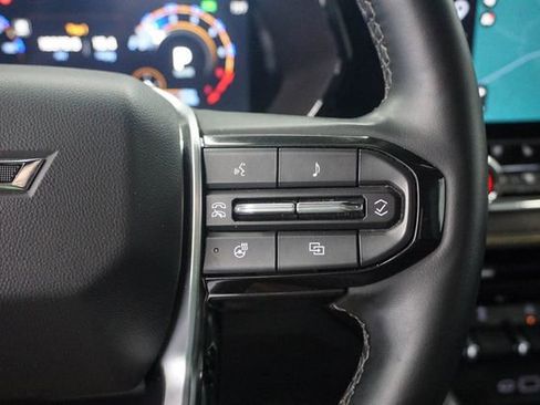 Used 2025 Chevrolet Colorado ZR2 w/ Technology Package AWD/4WD image 22