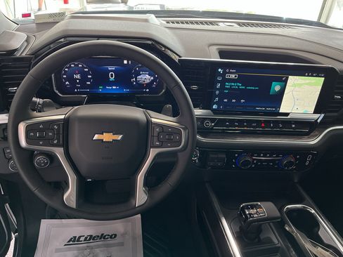 New 2026 Chevrolet Silverado 1500 LTZ w/ LTZ Premium Package AWD/4WD image 17