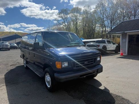 Used 2007 Ford E-350 and Econoline 350 Extended Wagon Super Duty RWD image 3