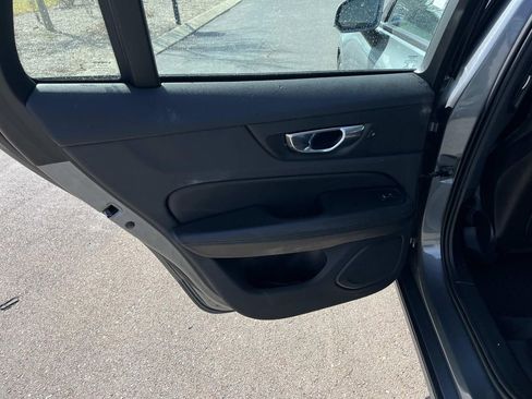 Used 2020 Volvo V60 T5 Momentum w/ Protection Package image 18