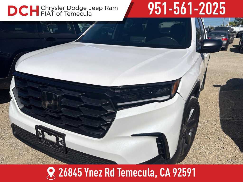 Used 2025 Honda Pilot Sport image 1
