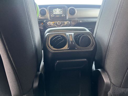 Used 2019 Jeep Wrangler Unlimited Sport image 24