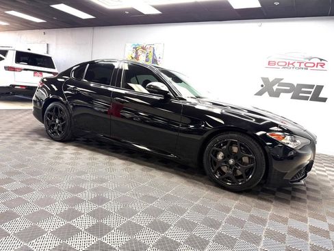 Used 2021 Alfa Romeo Giulia Sprint w/ Nero Edizione RWD image 2
