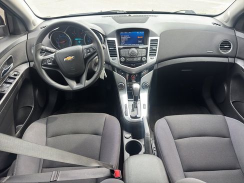 Used 2015 Chevrolet Cruze LT w/ Technology Package image 11